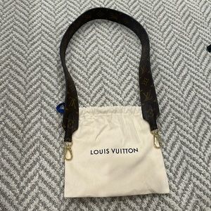 Louis Vuitton Bandouliere Monogram Strap. Excellent to Almost New Condition
